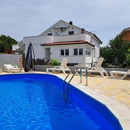 Dadic Pensionat 3*
