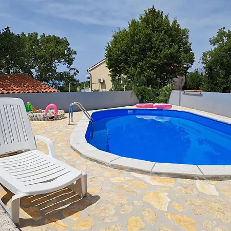 Dadic Pensionat 3*
